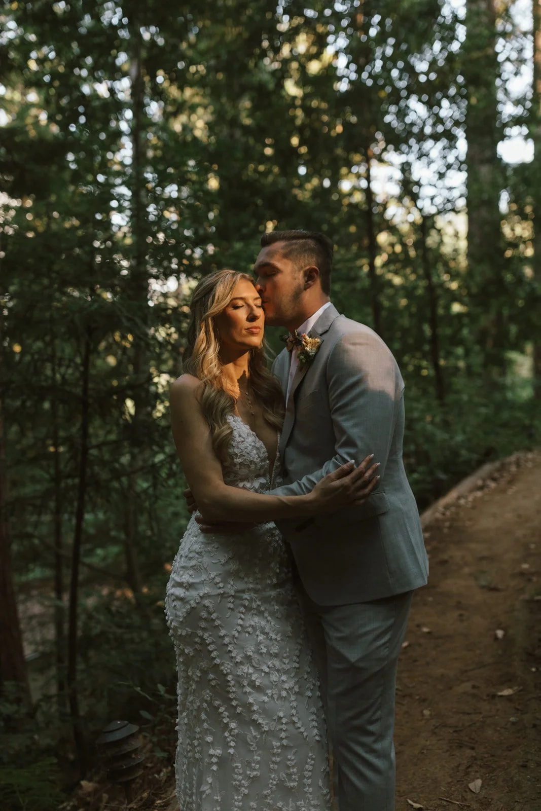 Ally & Matt Wedding 00715.jpg