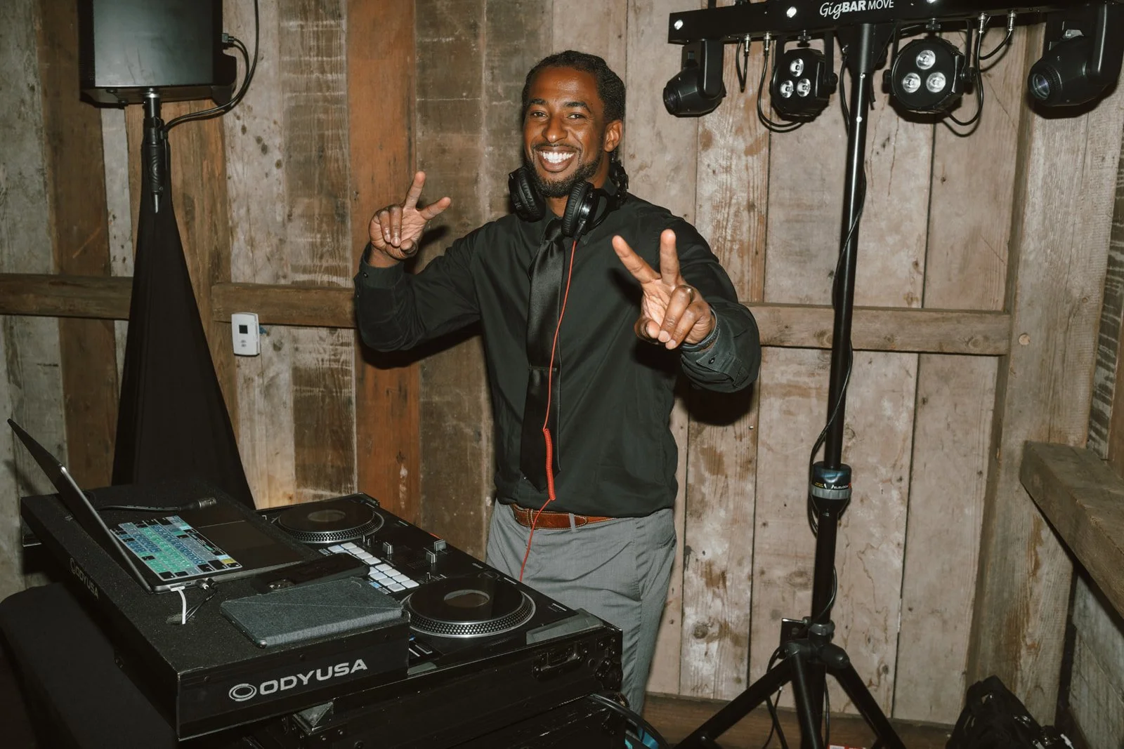 Ally & Matt Wedding 00976.jpg