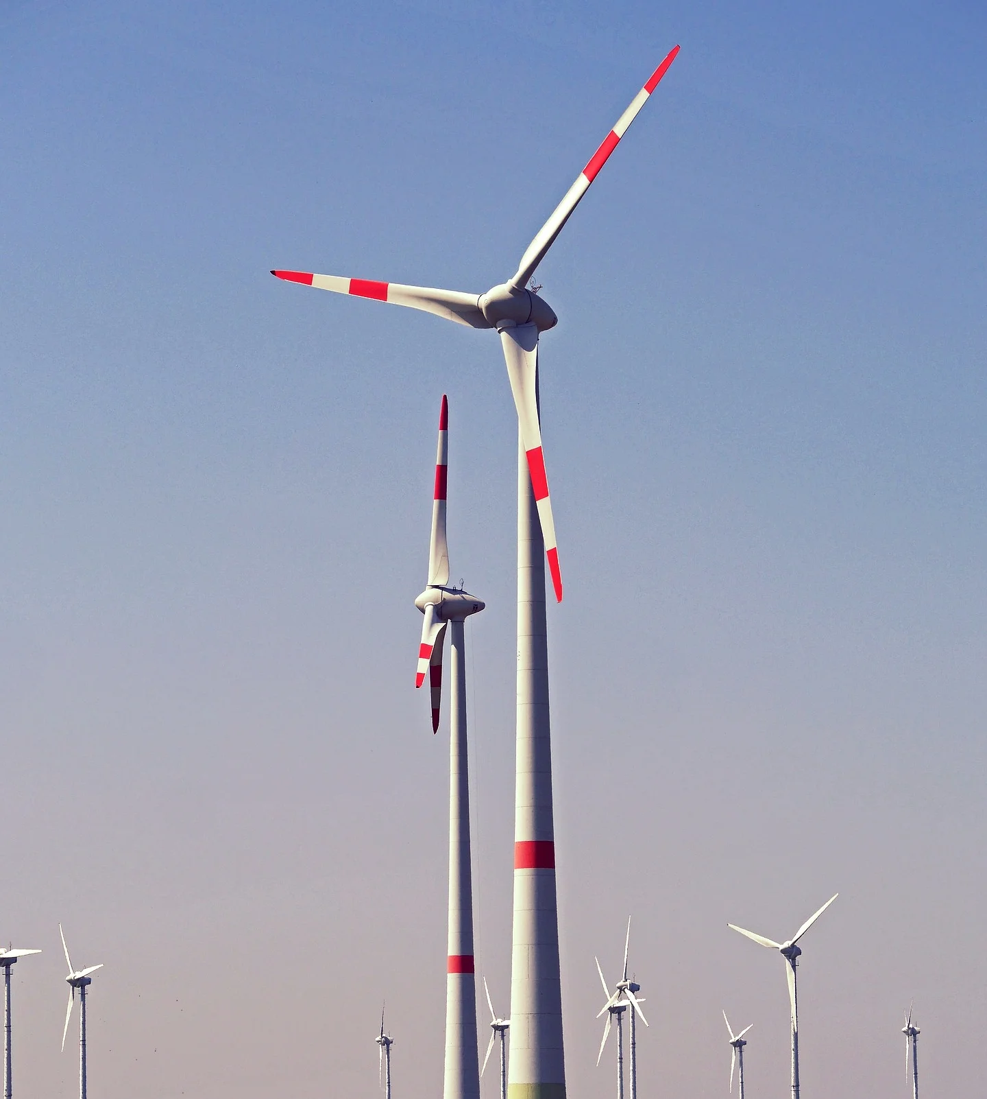 wind-park-2369167_1920.jpg