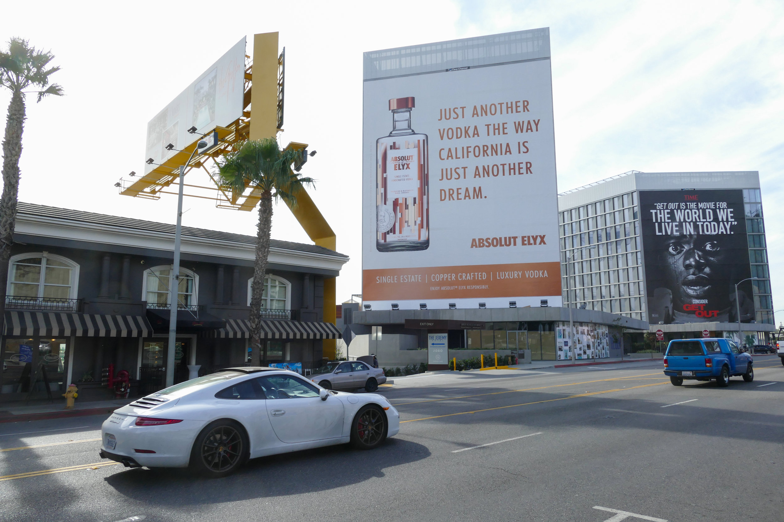 LAX-008050-WA_Campaign_AbsolutVodka_2017-11-30_055439461.jpg