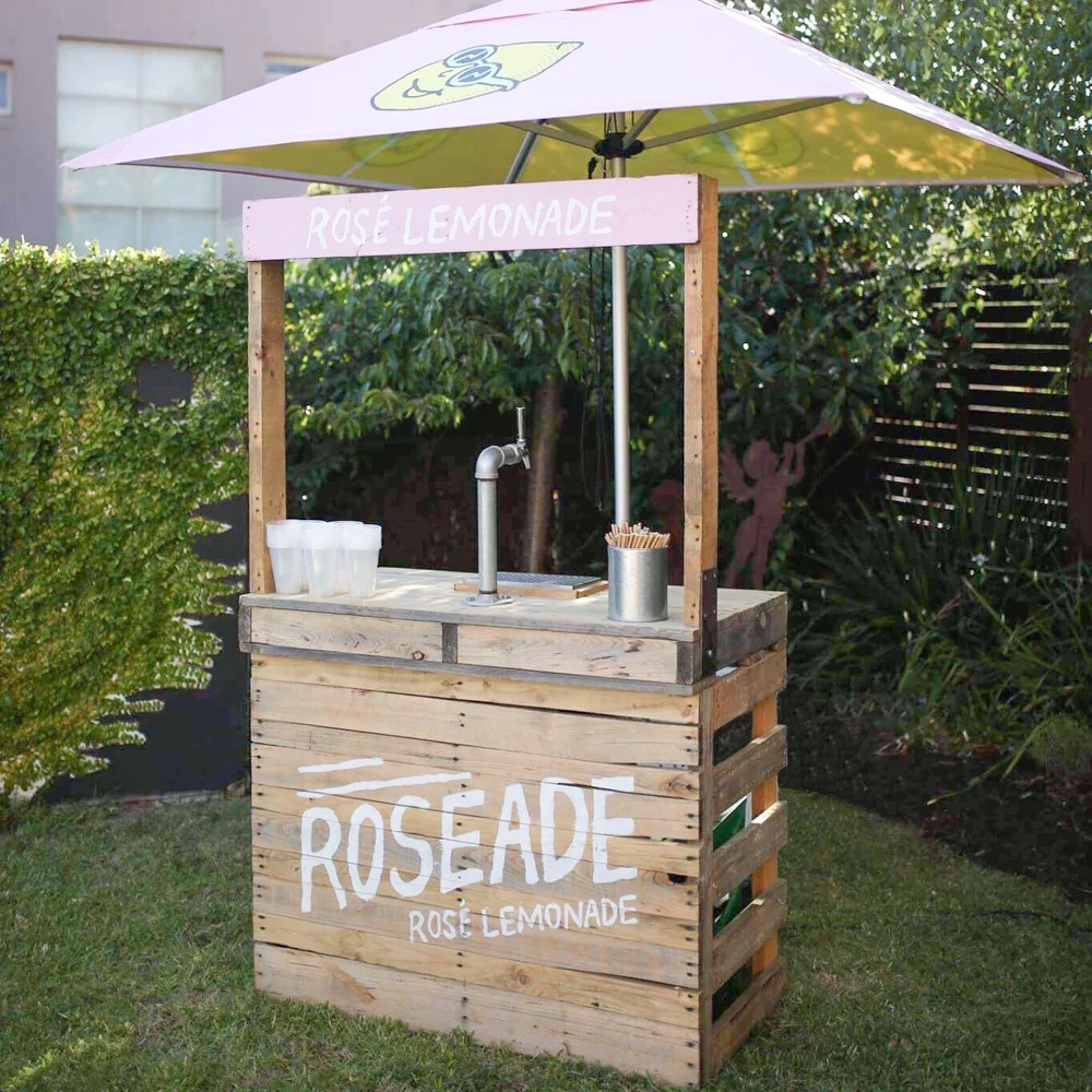 roseade-stand.jpg