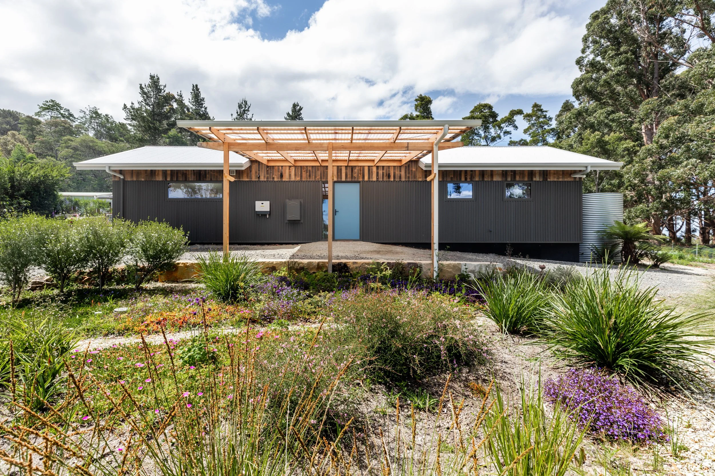AKA-Architects_Tasmania_House-For-Mum_Natasha-Mulhall_0651.jpg