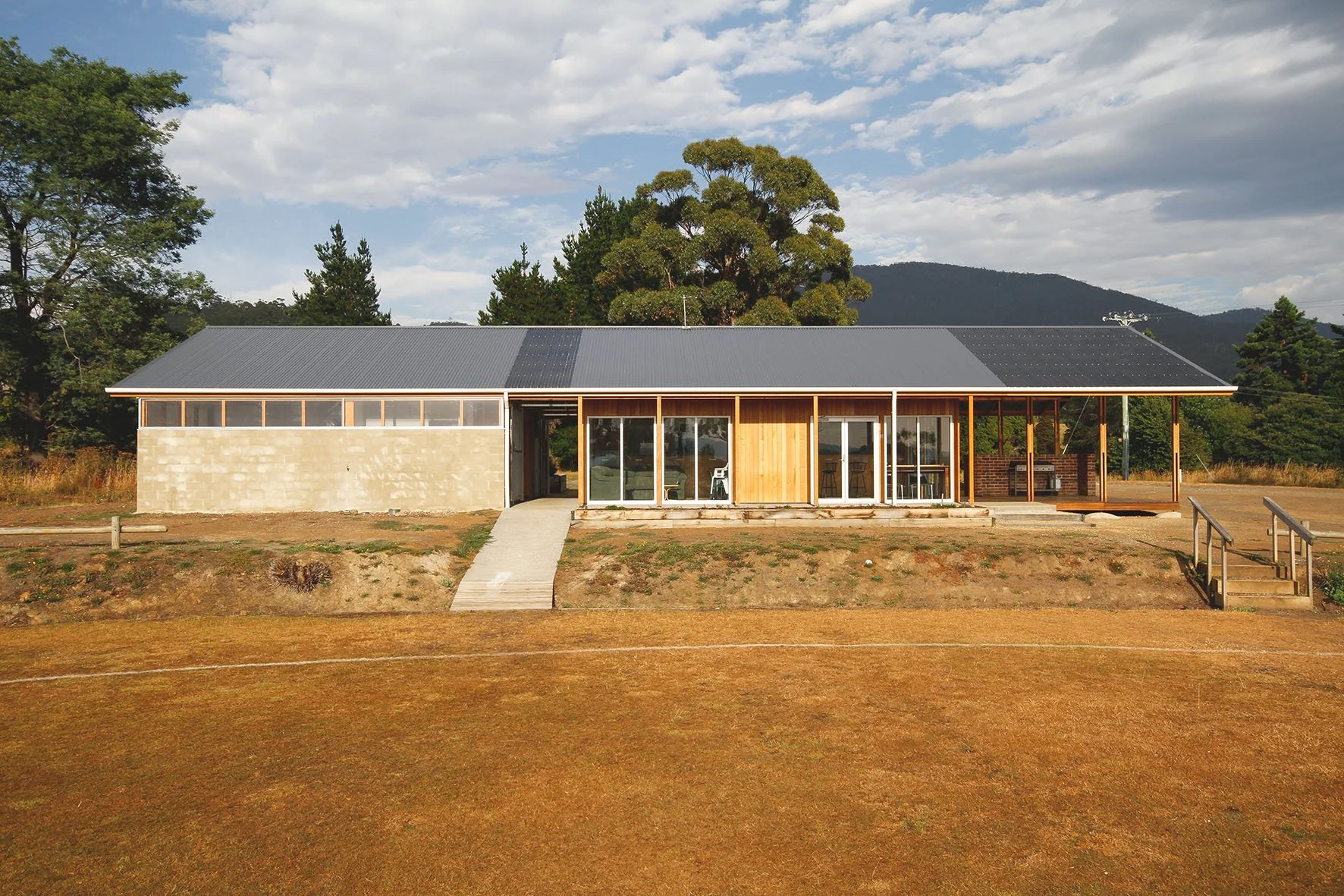 AKA-Architects_Tasmania_Woodbridge-Community-Sports-Facility_Jordan-Davis_4.jpg