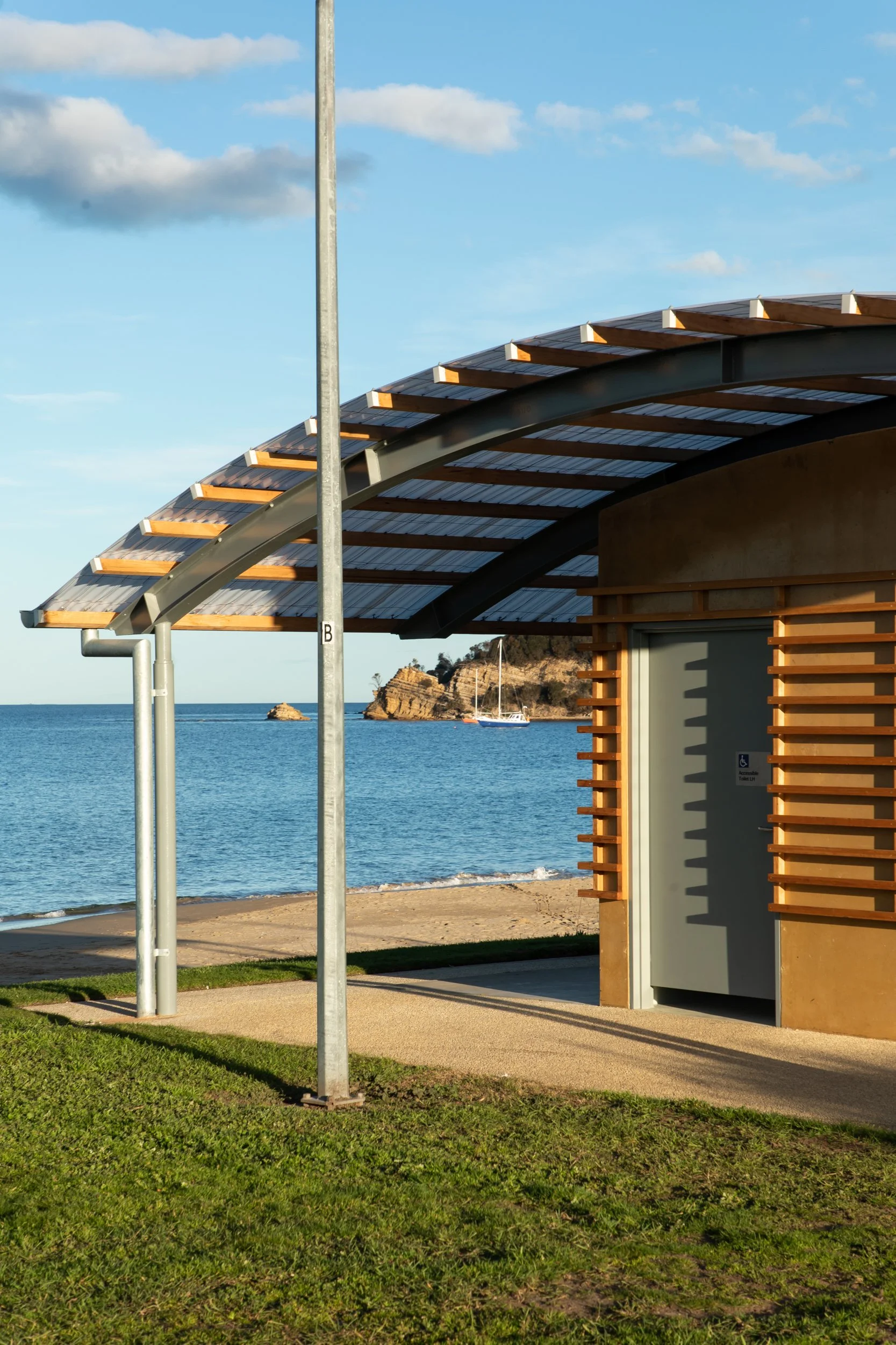 AKA-Architects_Tasmania_Blackmans-Bay-Public-Toilets_Natasha-Mulhall_7303.jpg
