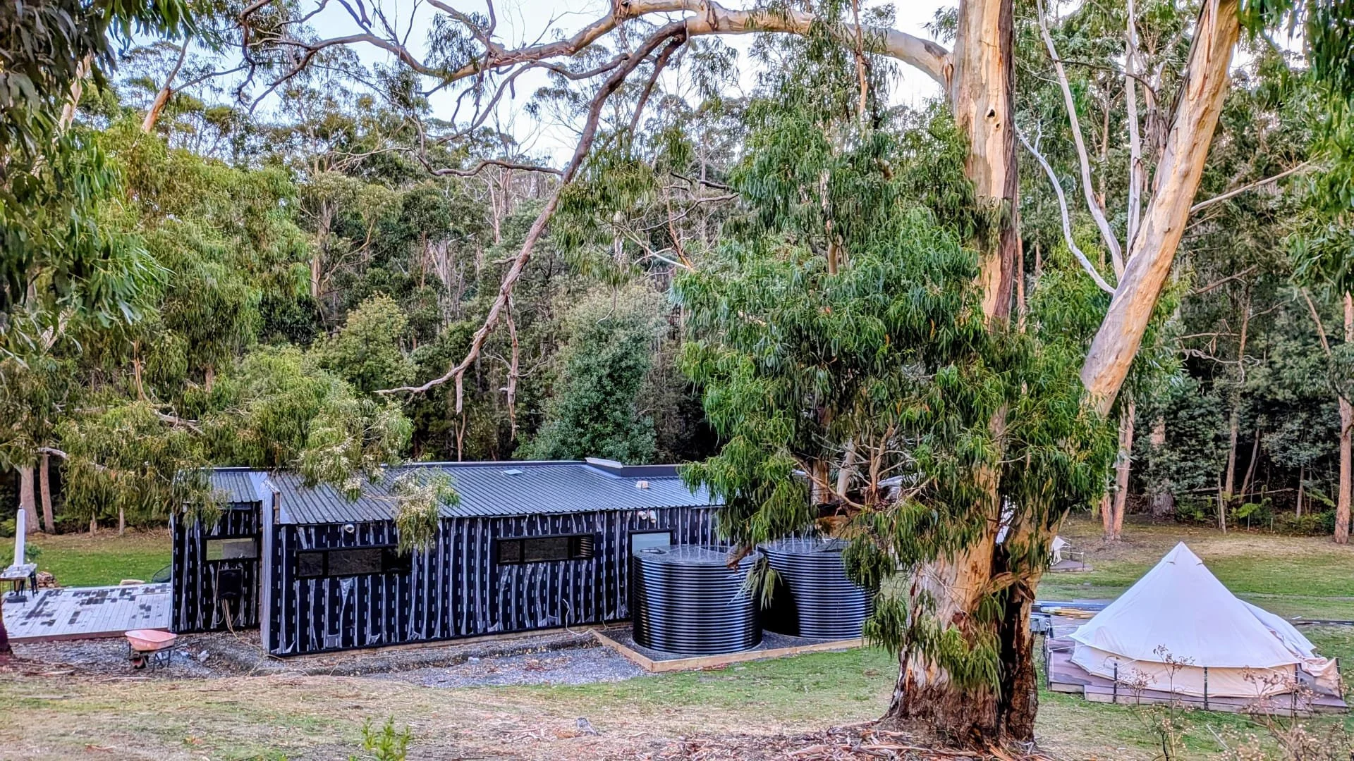 AKA-Architects_Tasmania_Base-Glamp-Bruny_46.jpg