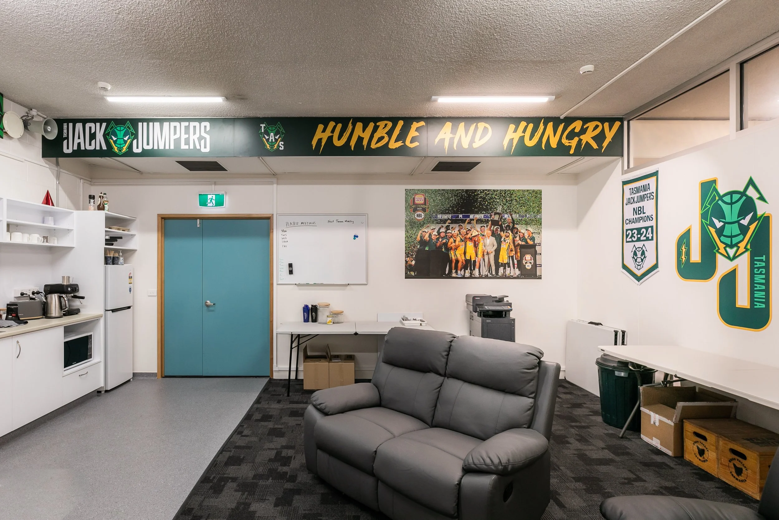 AKA-Architects_Tasmania_Kingborough-Sports-Centre_Natasha-Mulhall_7295.jpg