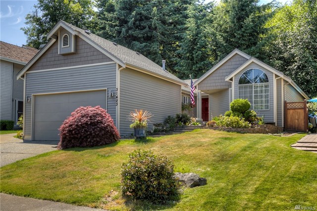 Buying: 31423 47th Place SW, Federal Way | List Price: $325,000 | Sold Price: $352,000