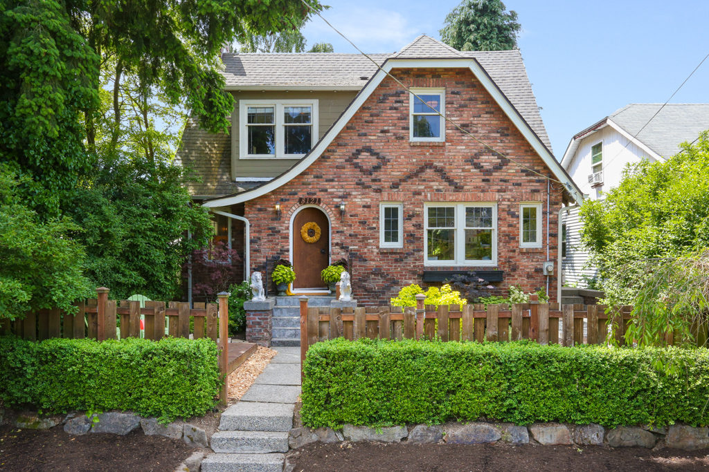 Listing:  8121 9th Ave SW, Seattle | List Price: $535,000 | Sold Price: $585,000