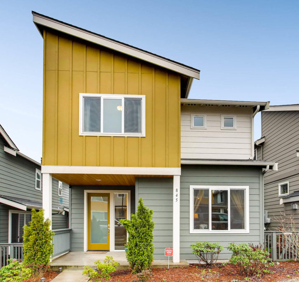 Listing: 845 SW 96th Place, Seattle | List Price: $520,000 | Sold Price: $525,000