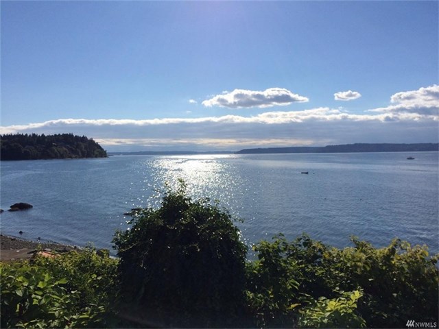Buying: 3024 SW 300th Place, Federal Way | List Price: $849,900 | Sold Price: $830,000
