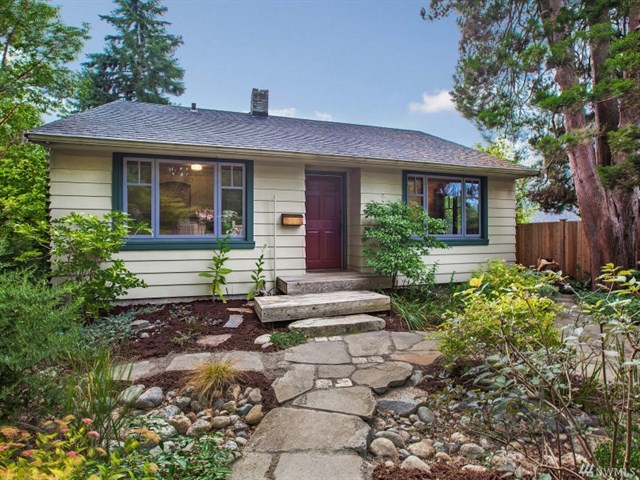 Buying: 7946 28 Ave SW, Seattle | List Price: $399,950 | Sold Price: $400,000