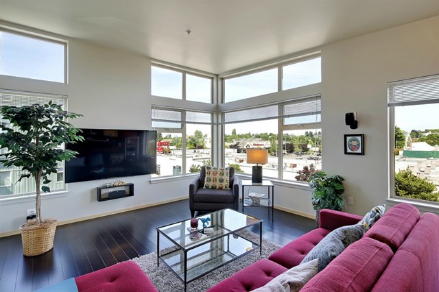 Listing: 425 23rd Ave S #A503, Seattle | List Price: $325,000 | Sold Price: $335,000