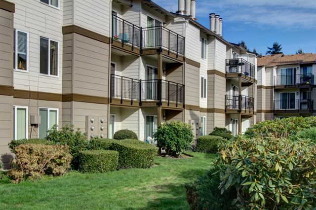 Buying: 12623 NE 130th Way #B203, Kirkland | List Price: $140,000 | Sold Price: $140,000