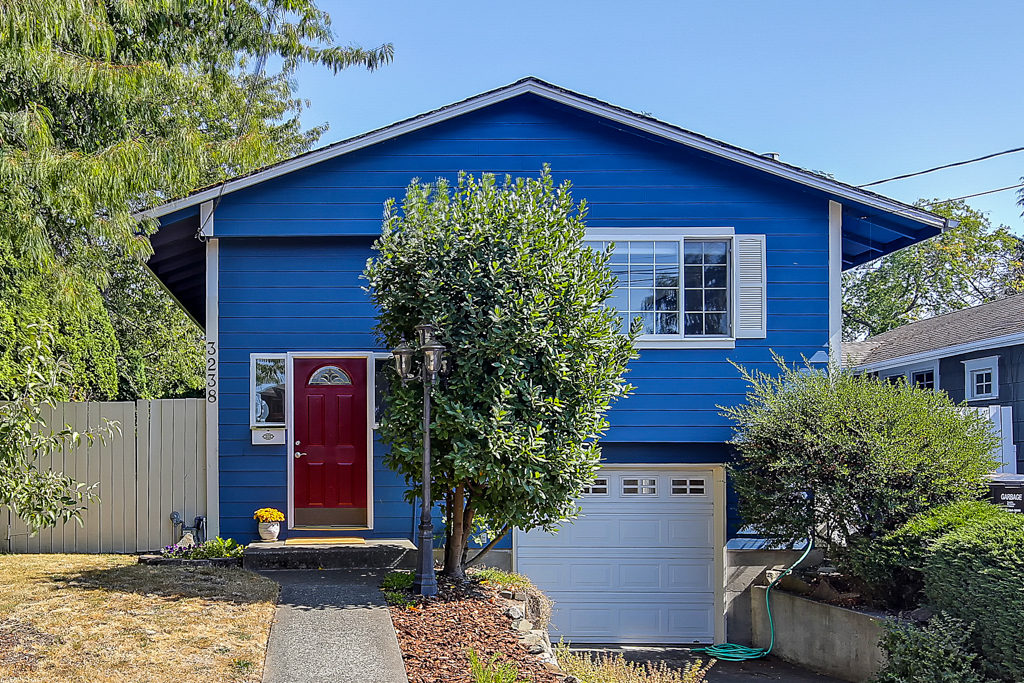 Listing: 3238 Walnut Ave SW, Seattle | List Price: $769,000 | Sold Price: $774,000