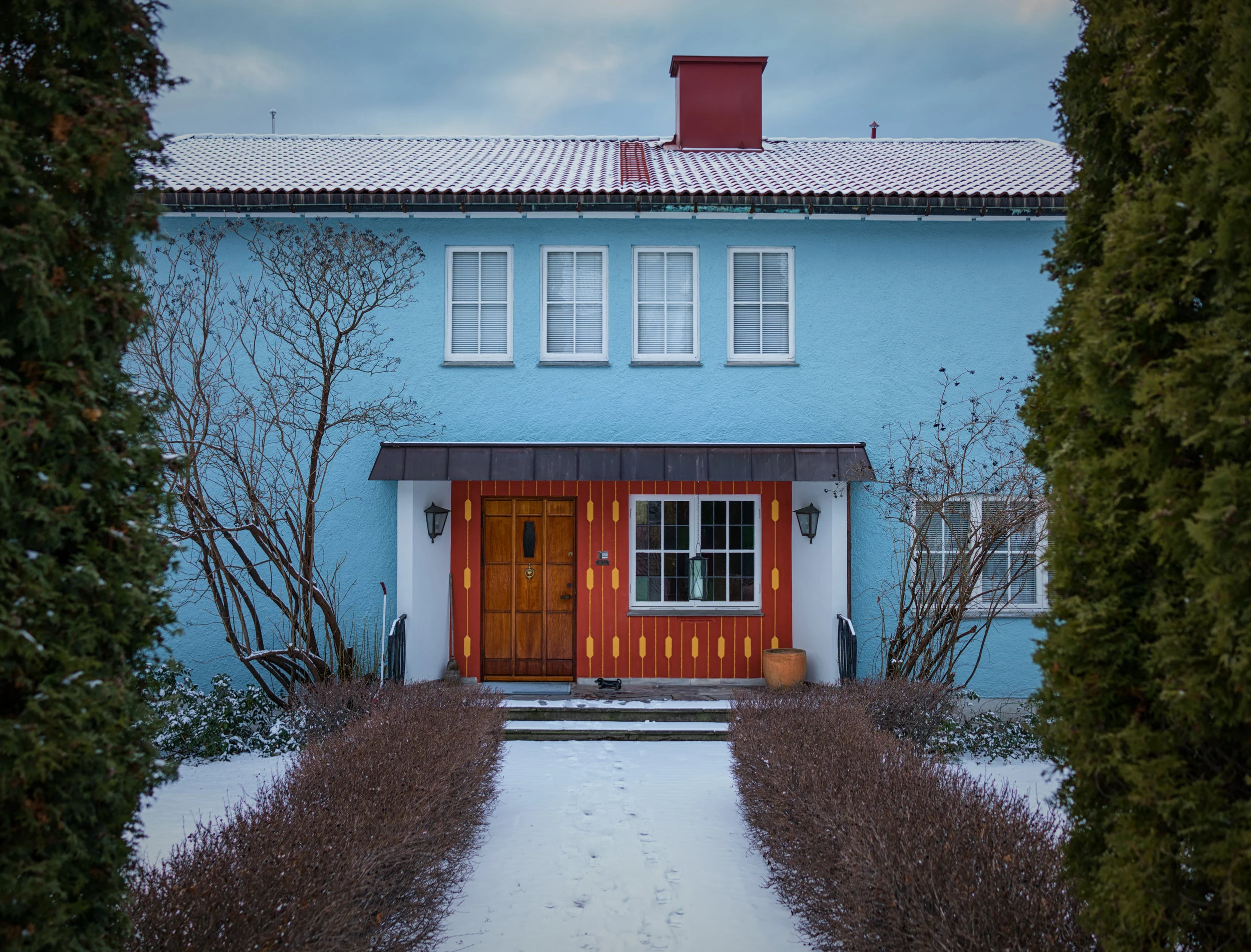 Spruce Up Your Curb Appeal This Winter