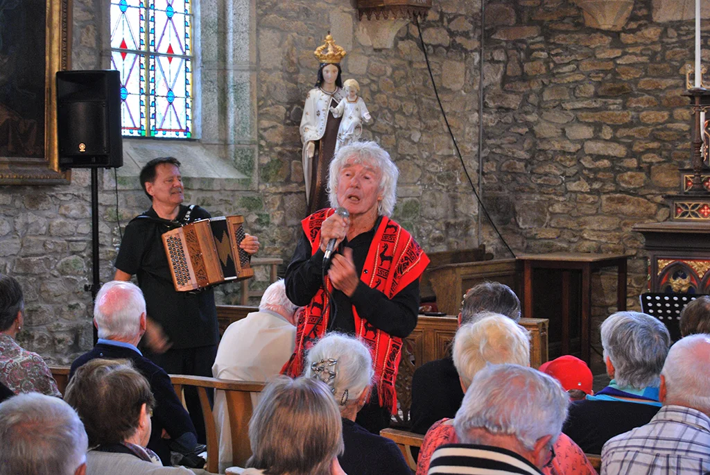 Maxime Piolot retrouve son public  qu'il enthousiasme par la profondeur de ses textes