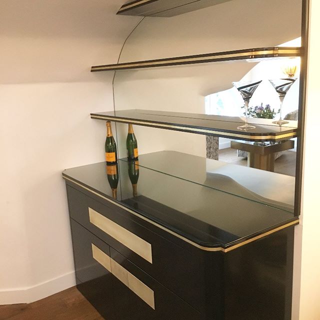 Bespoke bar unit made for one of our fabulous regular clients.... more pictures to follow: @salterandsalter #bardesign #bespokefurniture #winedisplay #champagnecabinet #blacklaquer #pushtouch #brassdetail #brassdesign #penthouse #penthouseinteriors #