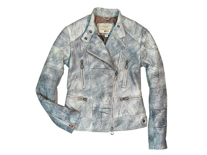 37.-W71T002_front_lavaHIRES.jpg