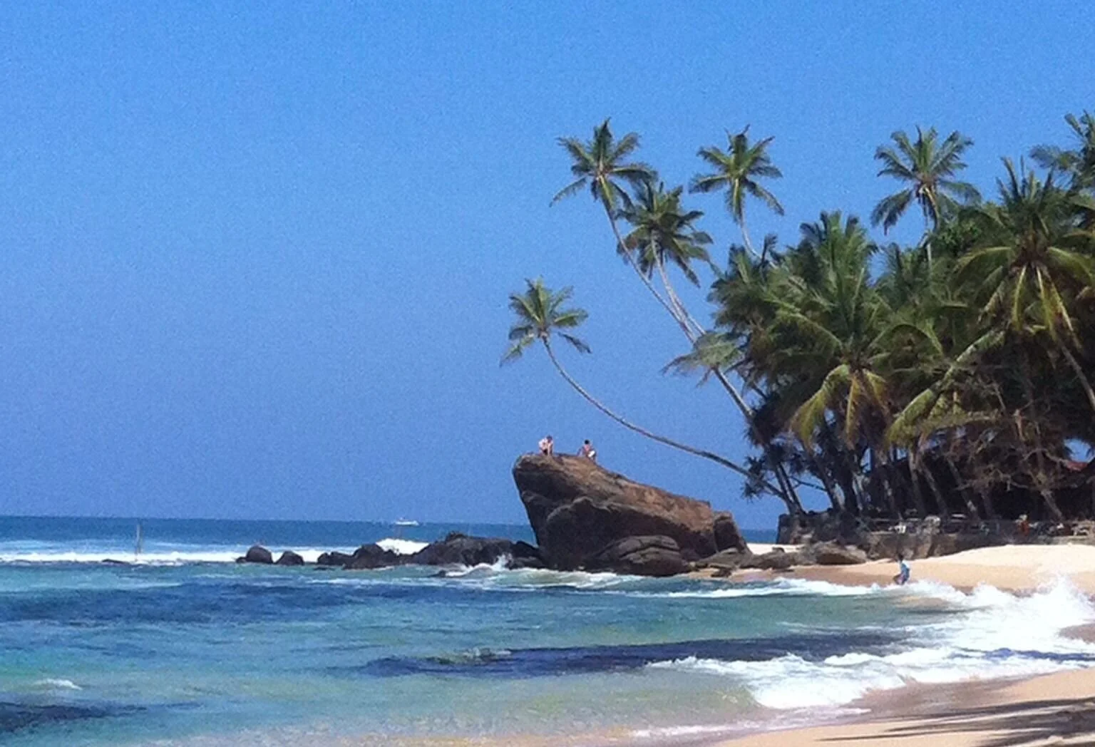 Wijeya Beach_1.jpg