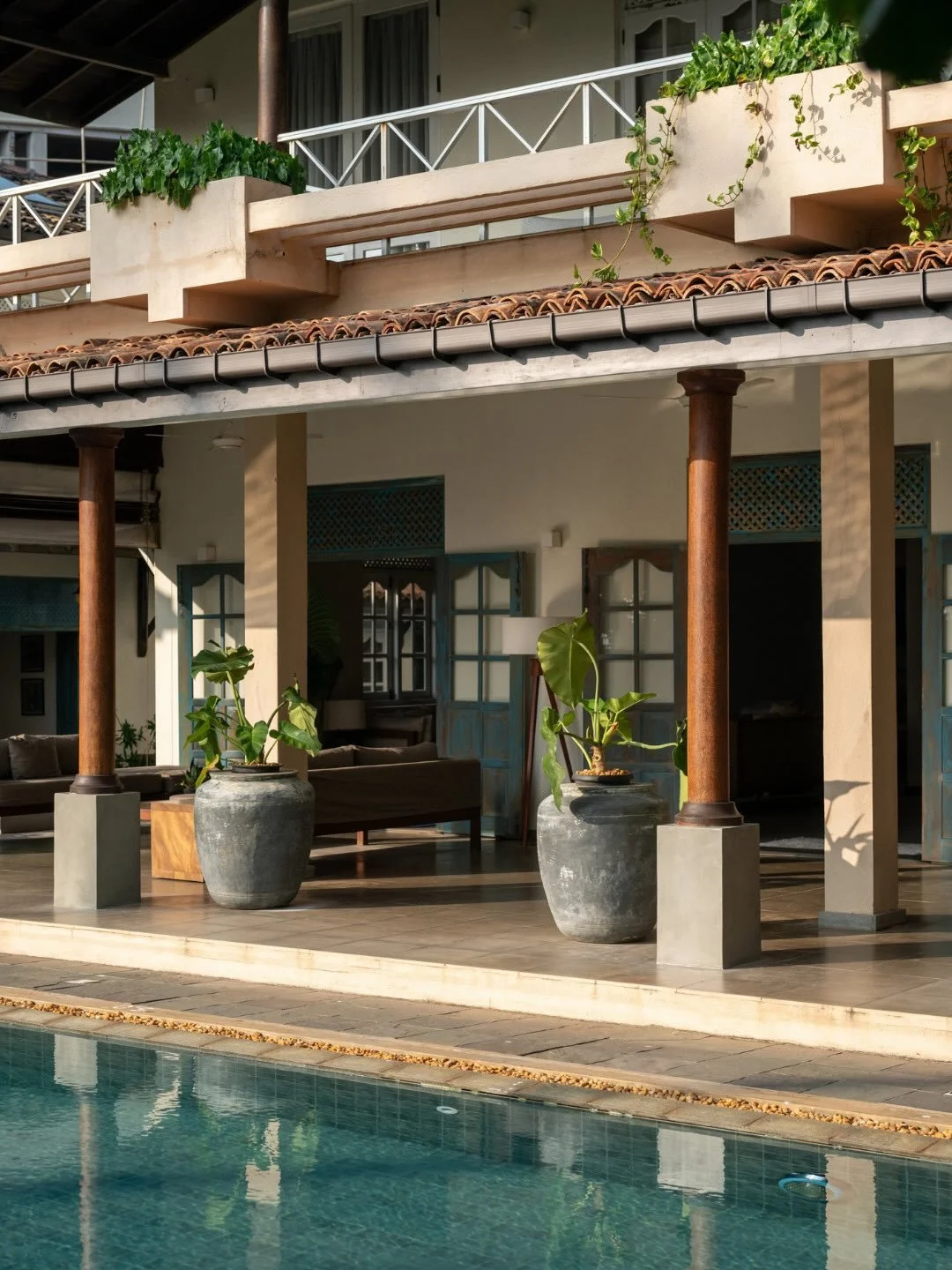 Looking for a private beachfront villa in Unawatuna? 🌴

On The Rocks brings seven bedrooms, a pool and tropical gardens together for a seaside stay with family or friends on Sri Lanka&rsquo;s south coast.

DM us to check availability and book your s