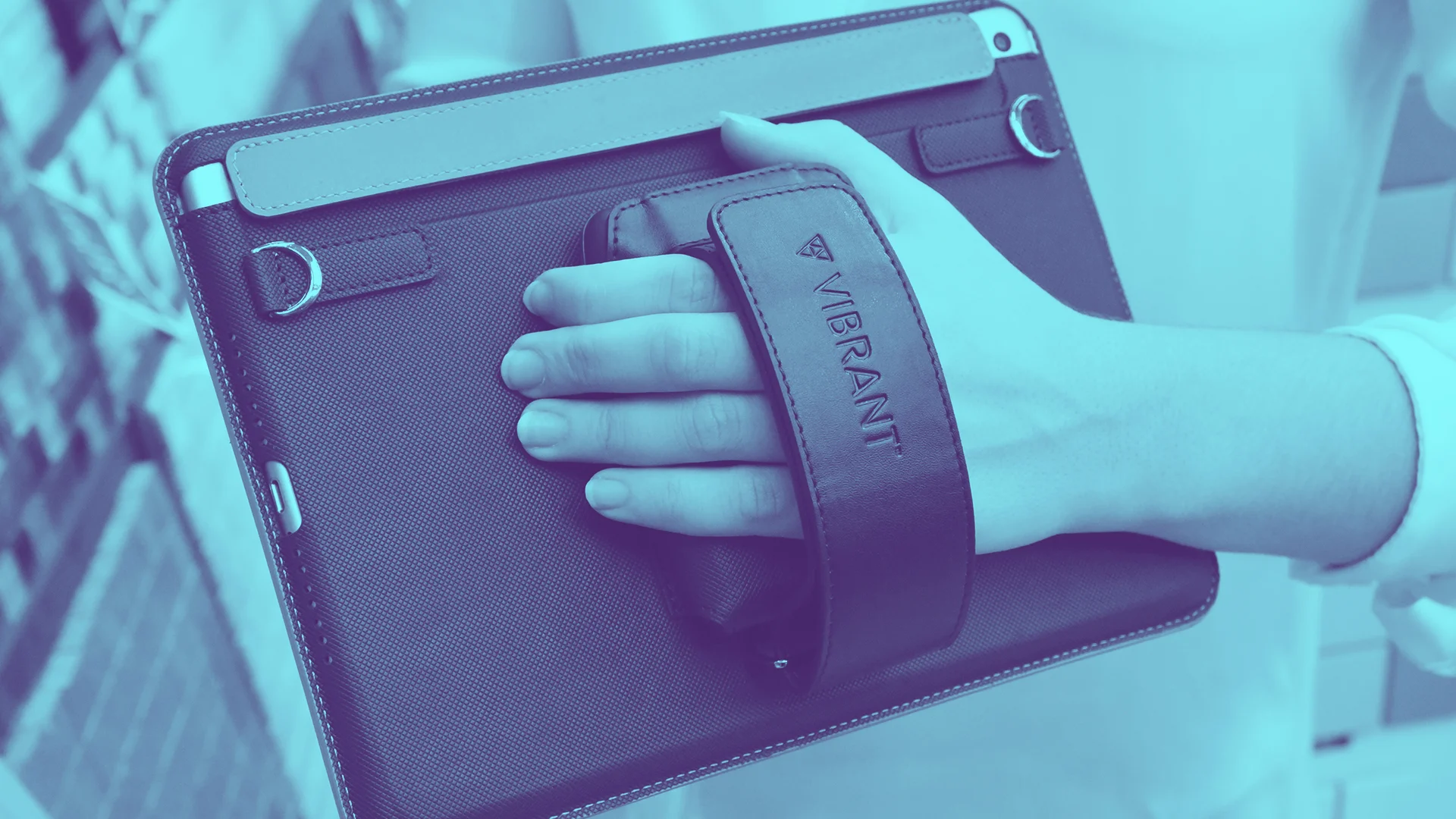 Vtab in use in hand.jpg