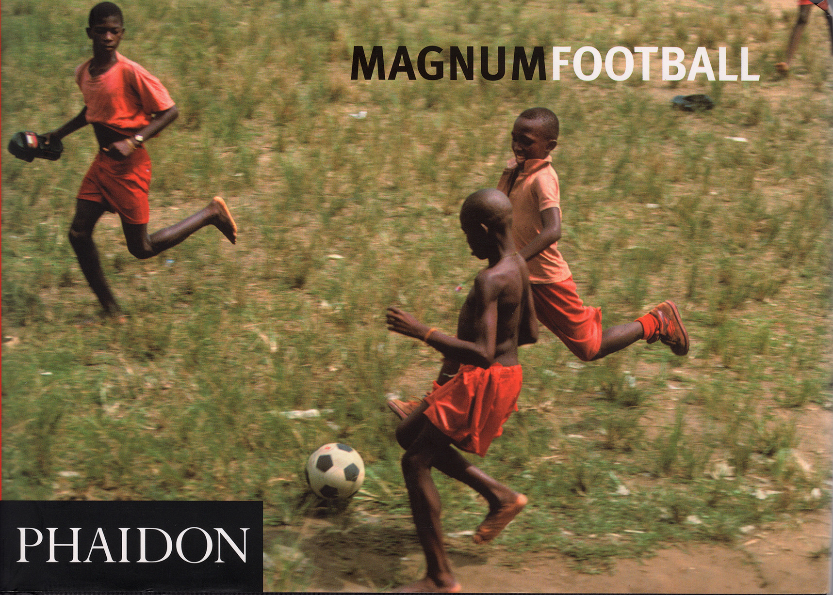 MAGNUM Football