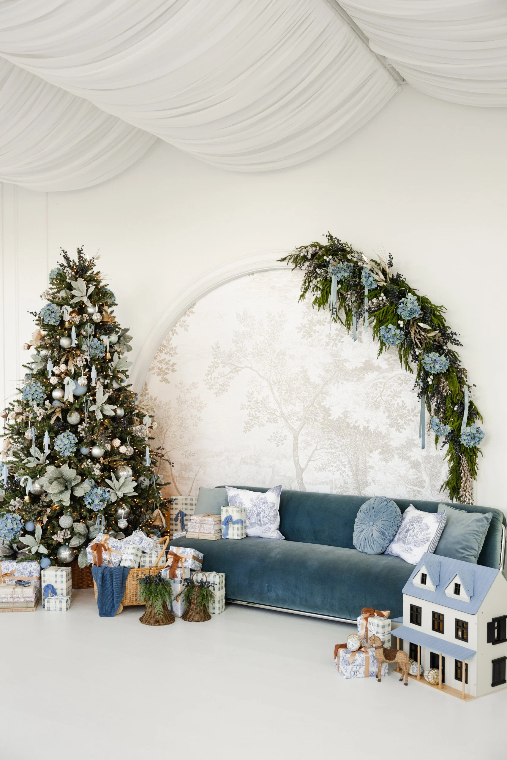 MintRoom_Conservatory_HeirloomBlue_085-scaled.jpg