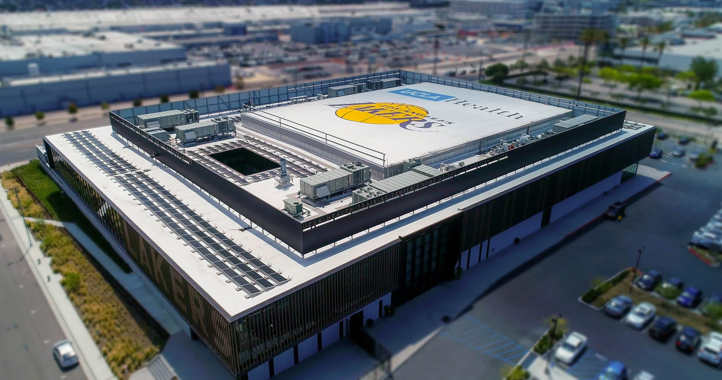 LG_LA_Lakers_2018_1.jpg