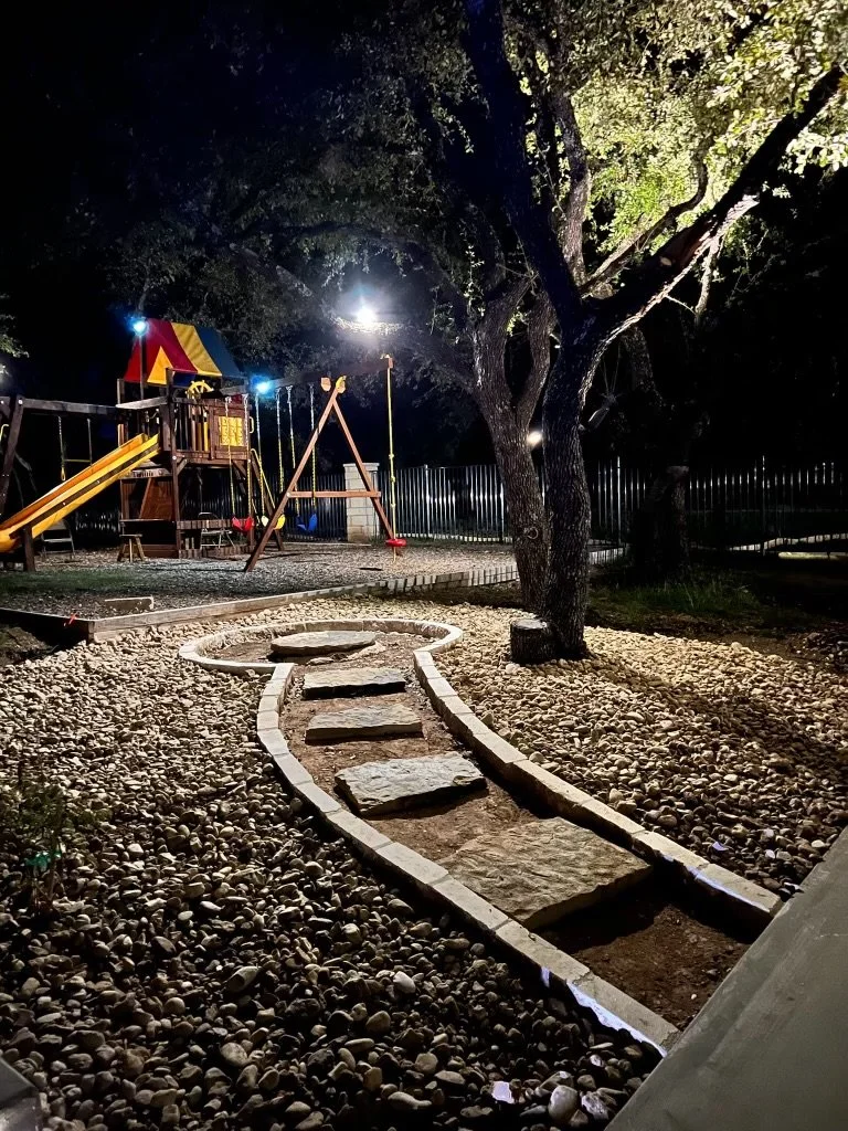 Landscape Lighting (4).jpg