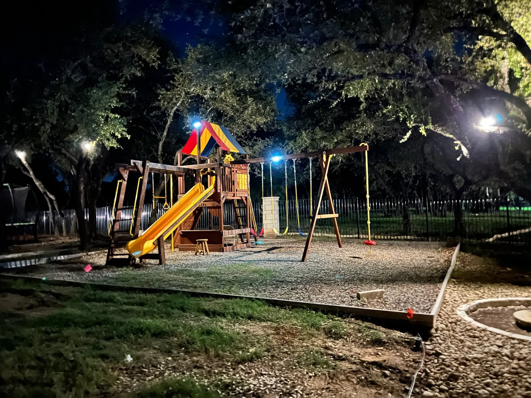 Landscape Lighting (2).jpg