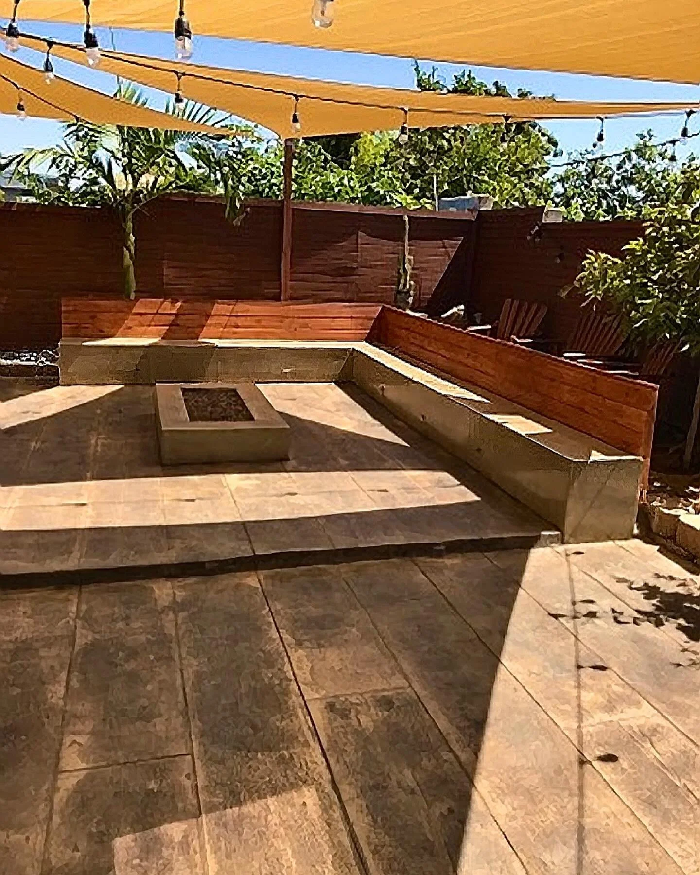 This is a backyard we did in 2018. Stamped concrete is a great option to elevate an outdoor space and can be done in a variety of colors and textures!

.

.

.

#35yearsofaac #americanasphalt #aac #concrete #stampedconcrete #backyard #paving #sandieg