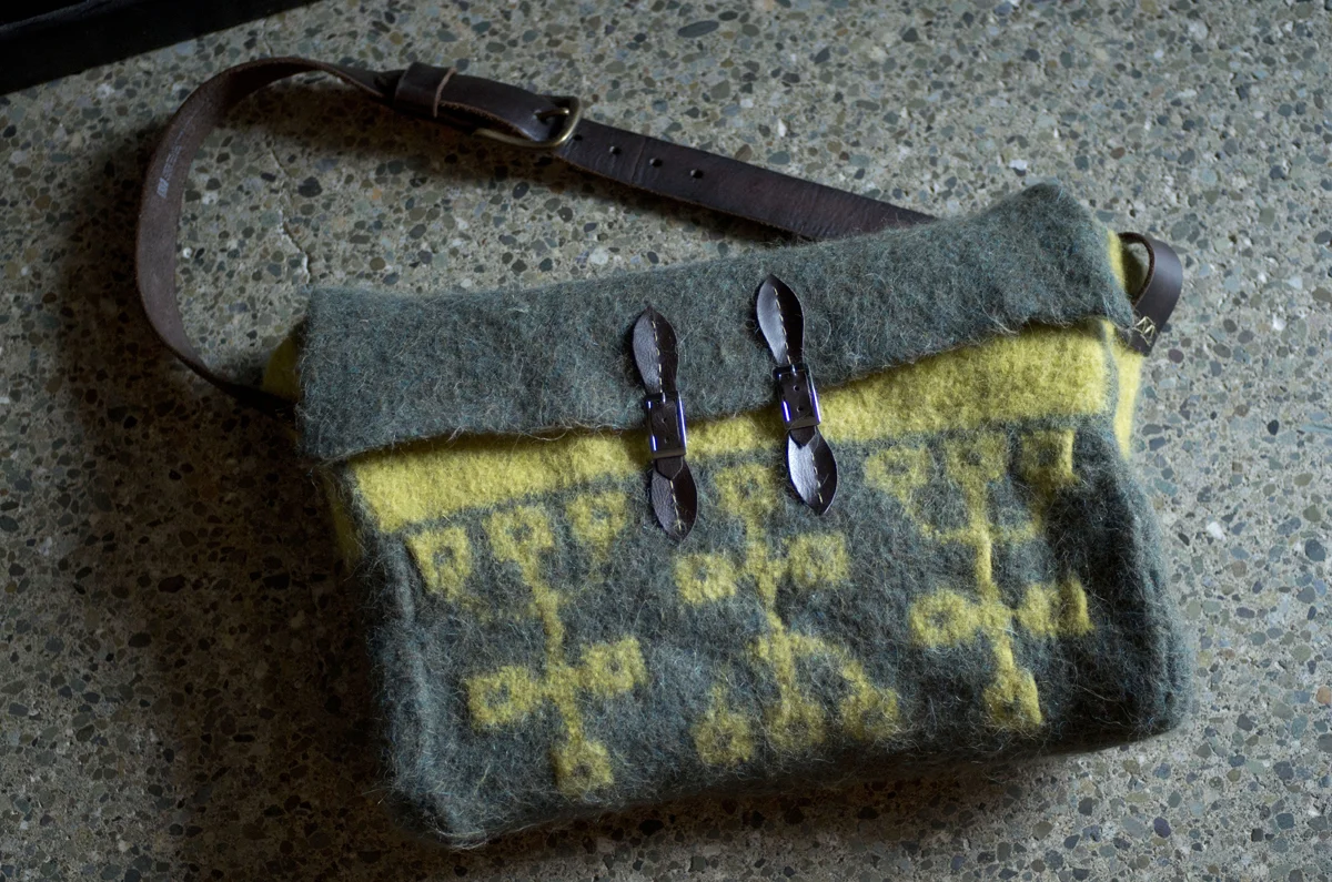prosperity_messenger_bag_2_sm.jpg