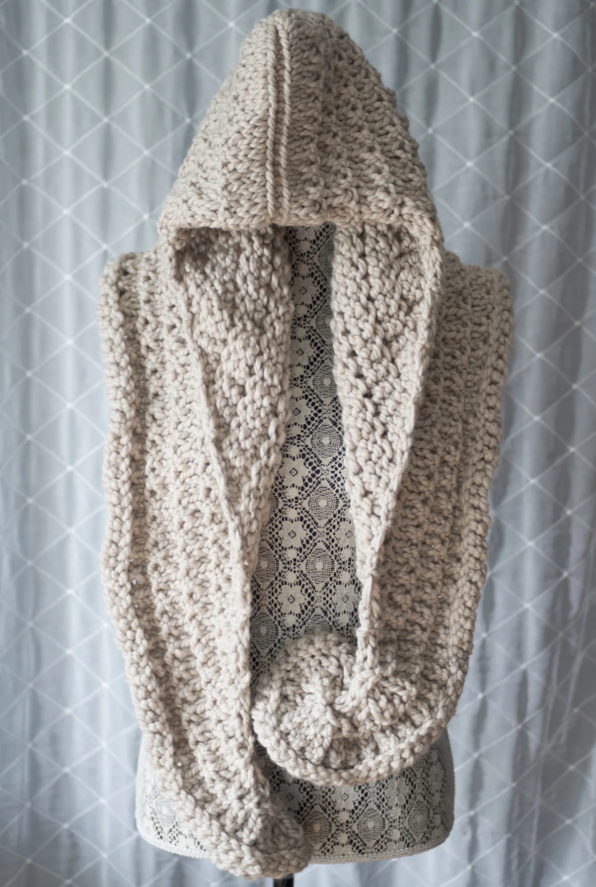 Yeti Wrap and Mitten Set