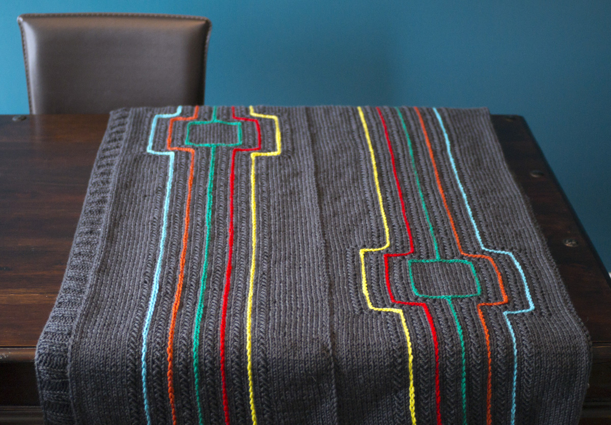 modern_lines_throw_1sm.jpg
