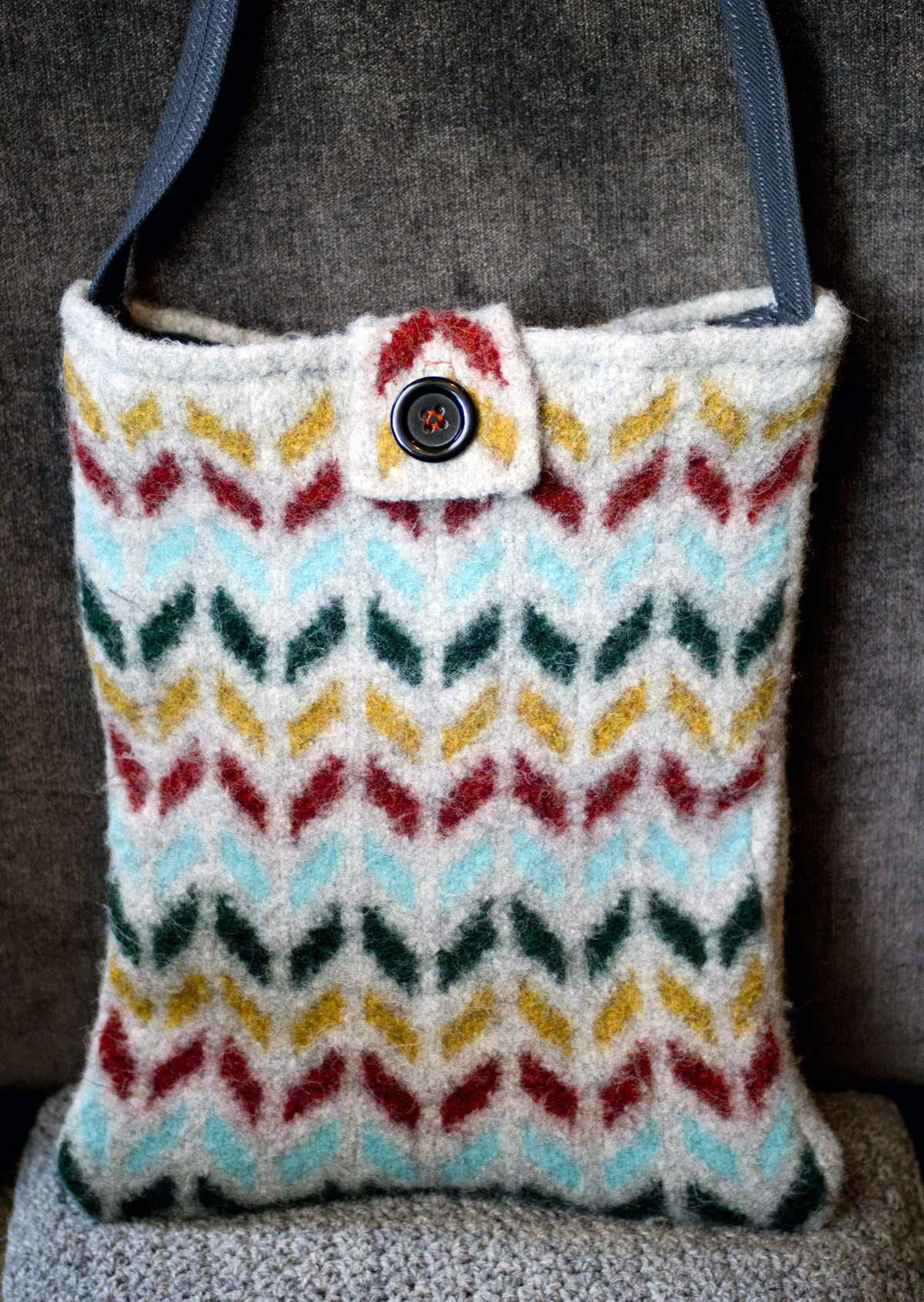 first_felted_bag_4_SM.jpg