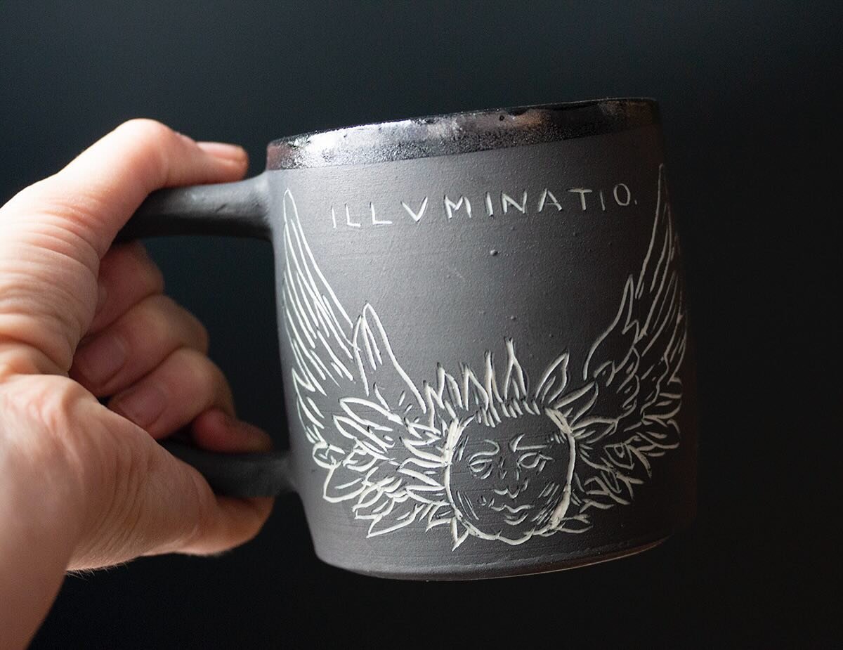 Illuminatio mug, inspired by old alchemy illustrations. In the Etsy store #illuminatio #alchemy #pottery #sgraffito