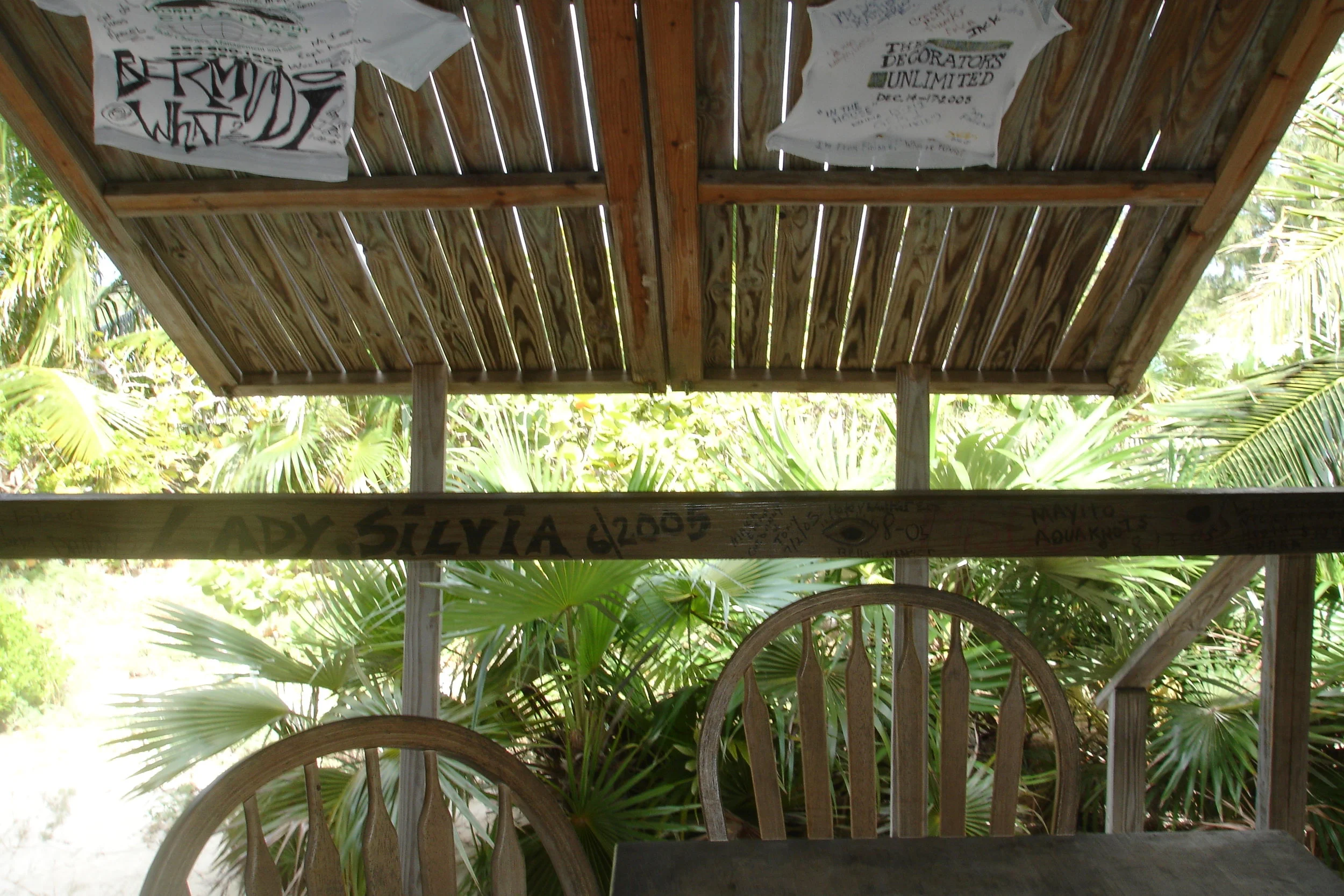 Georgetown, Exuma beachbar2.06.jpg