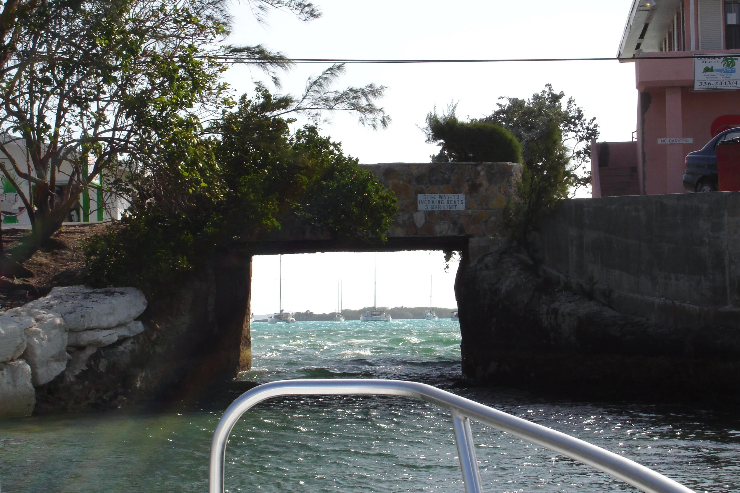 Georgetown, Exuma fromboat2.06.jpg