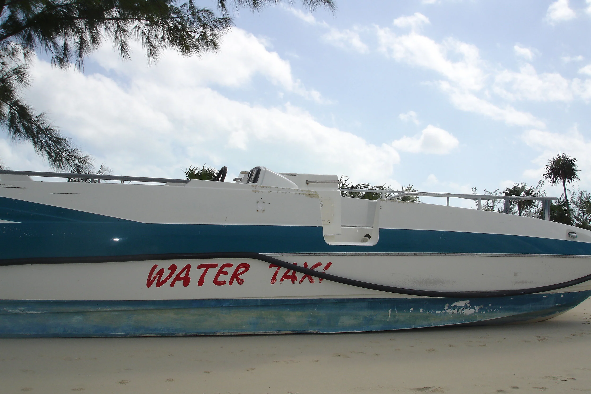 Georgetown.Exuma.watertaxi2.06.jpg