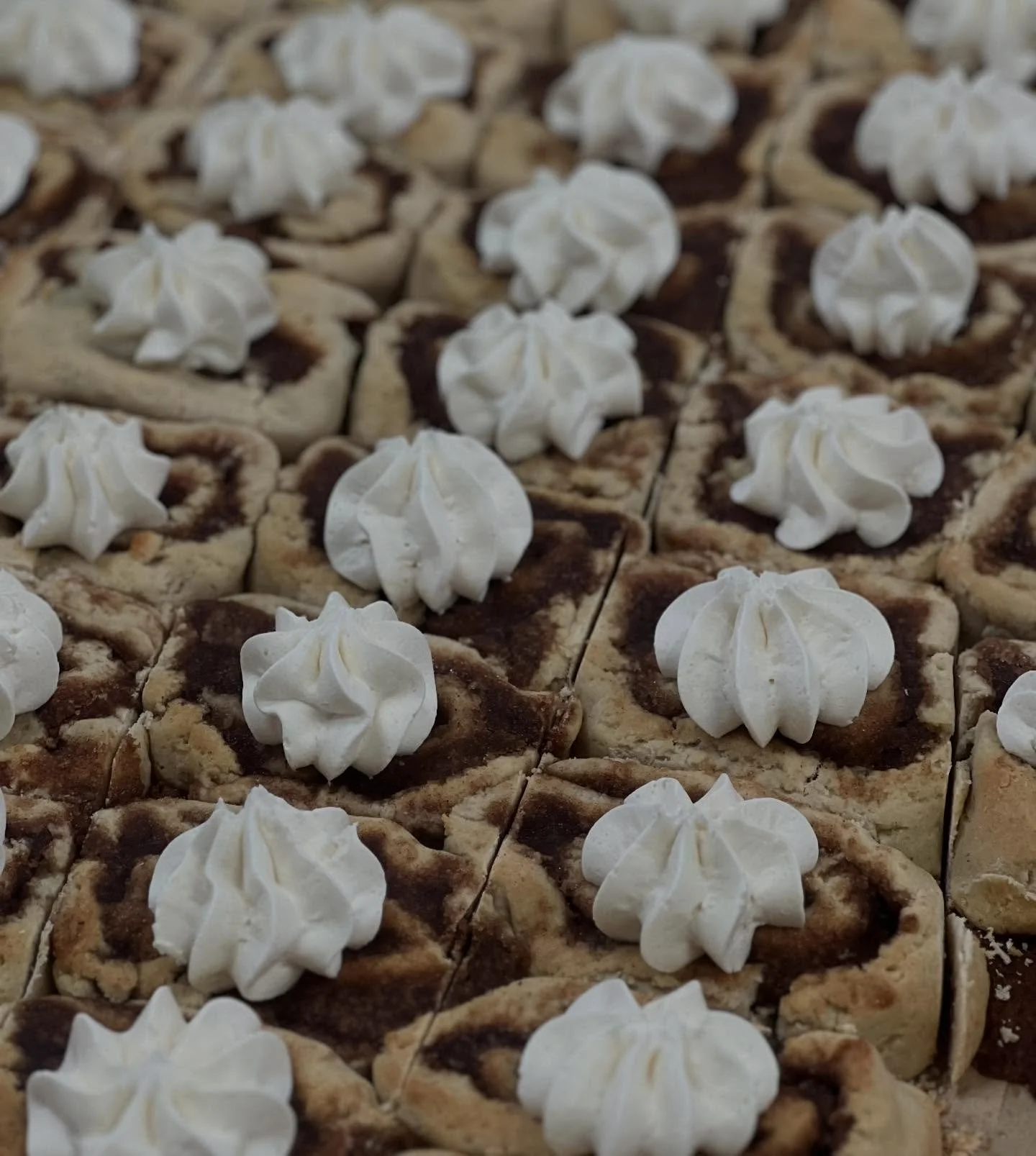 Cinny roll madness⁣
⁣
Join us alongside @dogdayspiestand at @daisychaincoffee this Saturday 8am-2pm or sell out for the most festive way to start your day. Cinny rolls and coffee!! We are slinging 6 packs and singles of our gluten free and vegan cinn