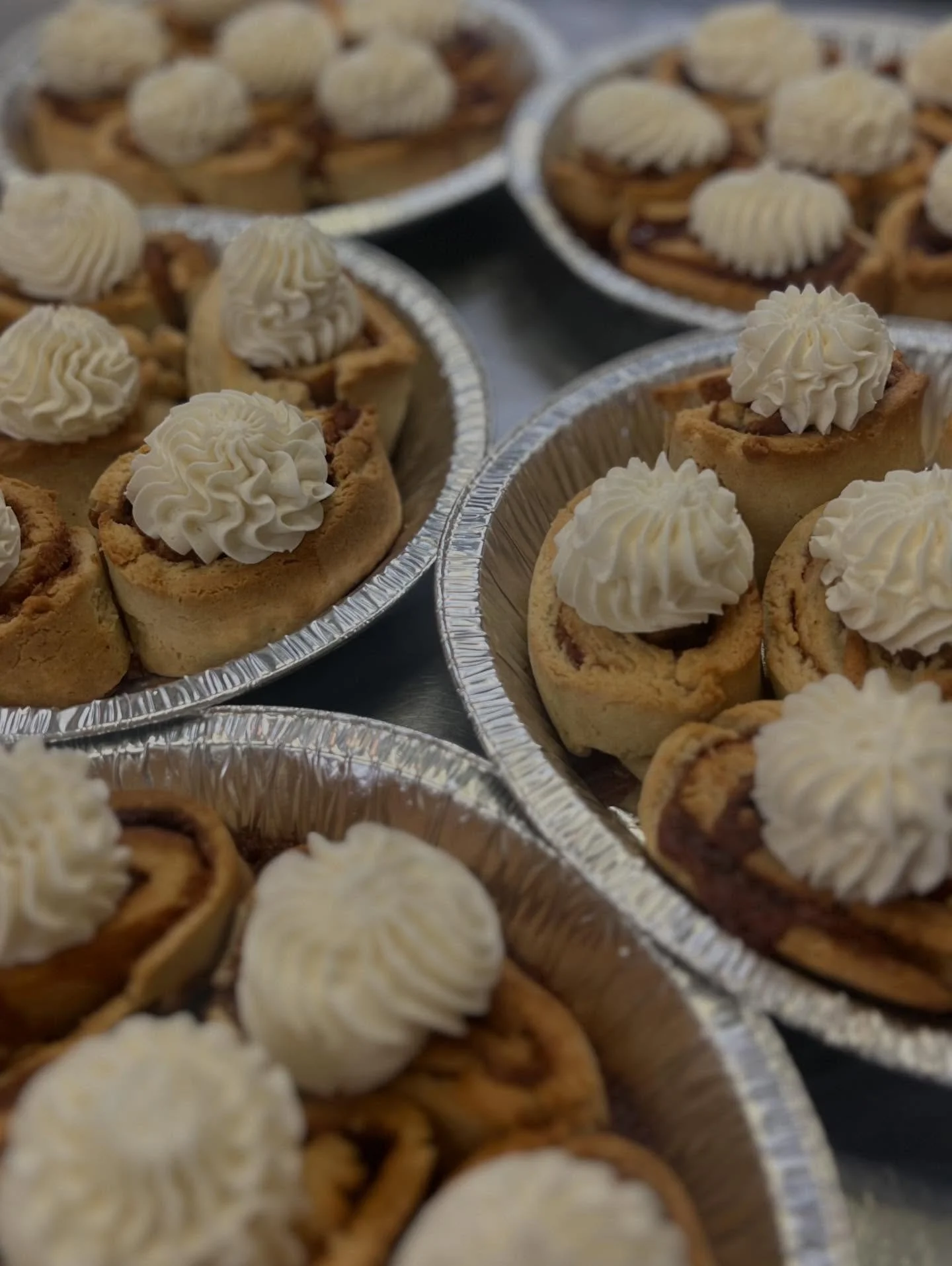 Little pick up menu for this weekend, since you asked so nice. ⁣
⁣
Keeping it simple- your choice:⁣
6 pack Oatmeal Cream Pies- the OCP (𝗙𝗿𝗶𝗱𝗮𝘆 𝗼𝗿 𝗦𝗮𝘁𝘂𝗿𝗱𝗮𝘆)⁣
9&rdquo; pan Vegan Gluten Free Cinnamon Rolls (𝗦𝗮𝘁𝘂𝗿𝗱𝗮𝘆 𝗢𝗻𝗹𝘆)⁣
9&