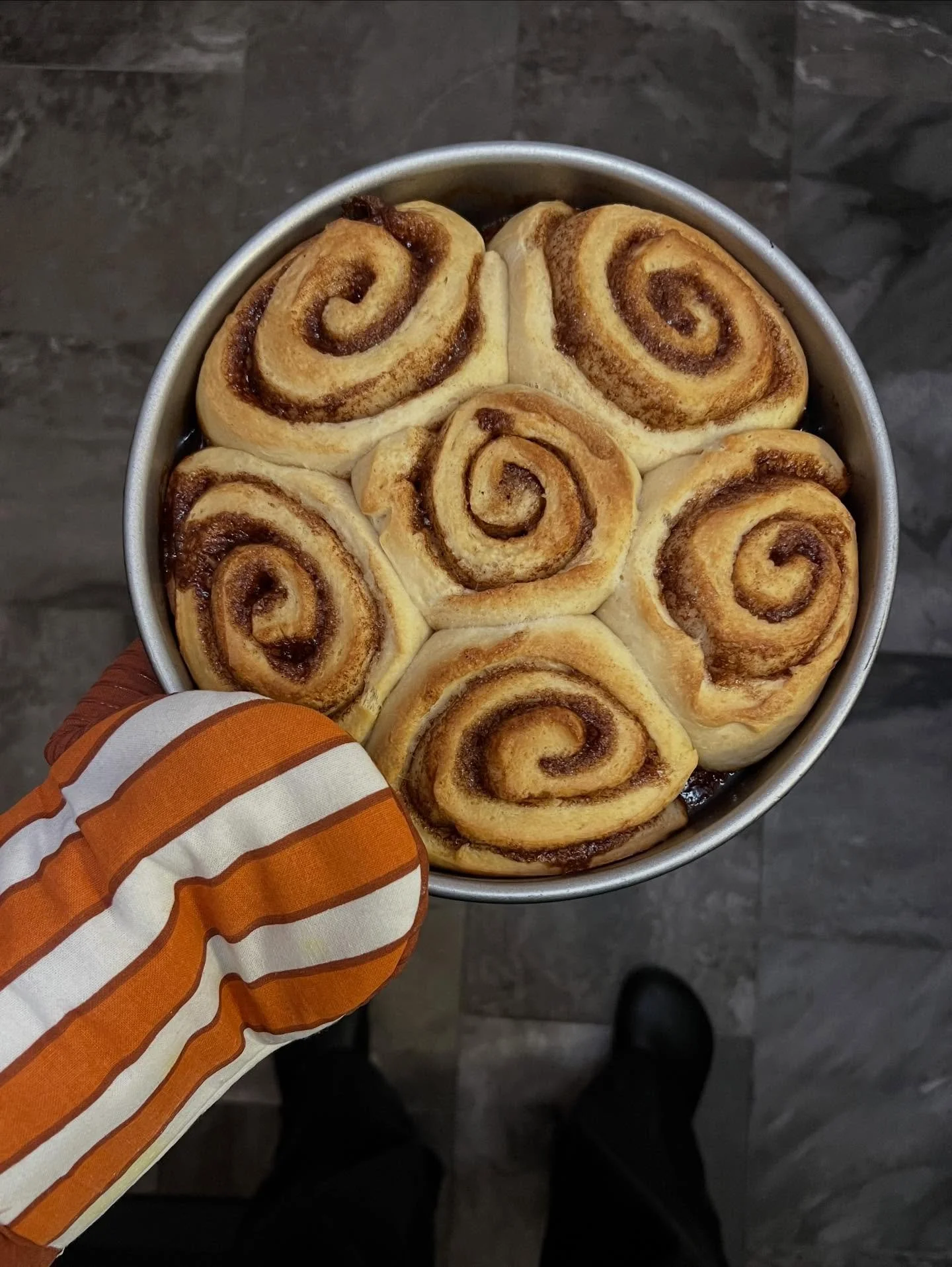 Late December/ January snaps⁣
⁣
Life has been very domestic lately.  January tends to be the time of year when I bake for pleasure or those I love. This year has been a lot of loose ends with a side real of baking for fun. Pleasure nonetheless. Findi