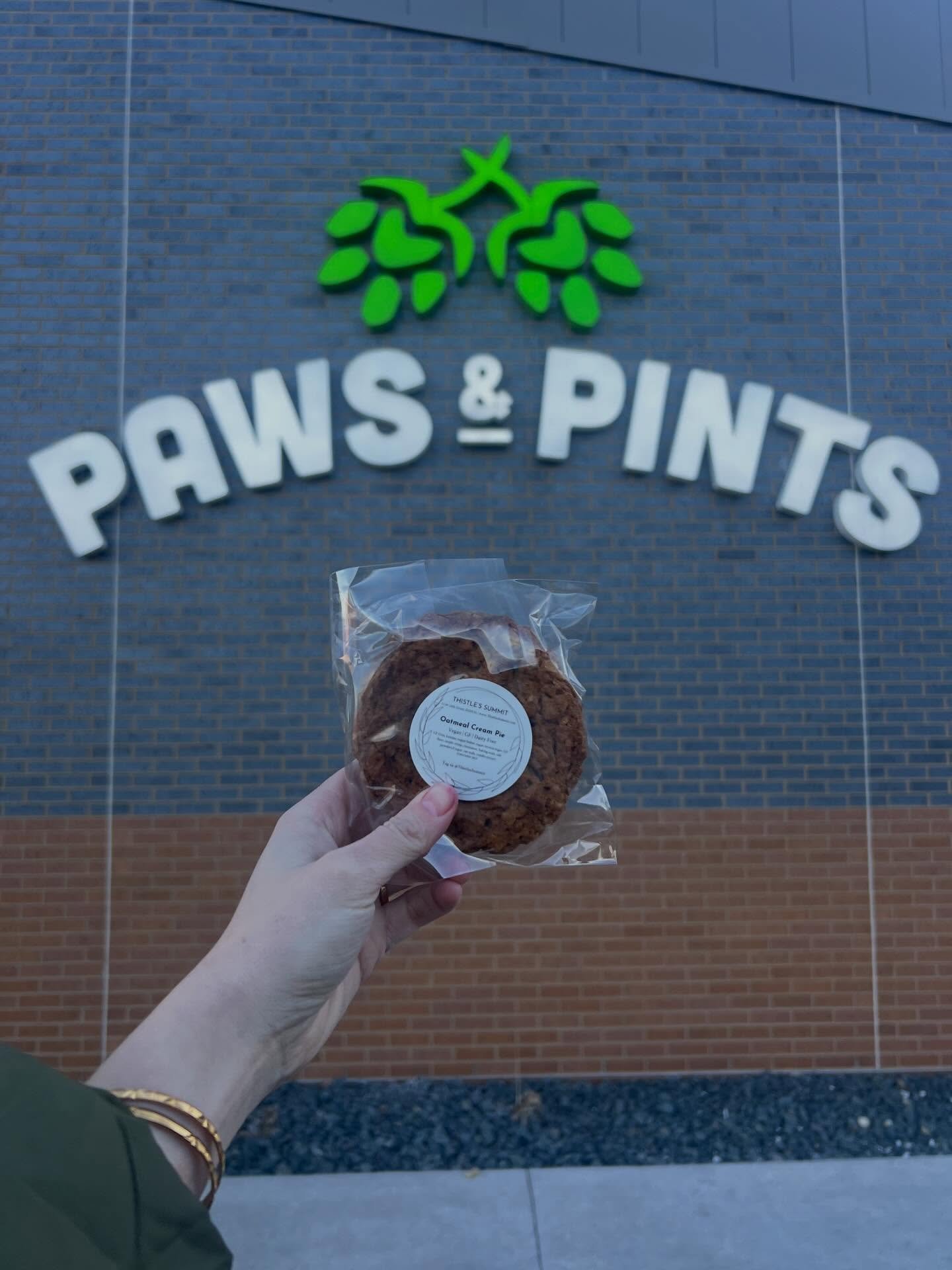 New retail partner alert 🚨⁣
⁣
We are so psyched that you can now find our products at @pawsandpintsdsm  grab and go! The Paws team has revamped their grab and go to stock some incredible local vendors, our friends @dogdayspiestand and @ohhighcookies