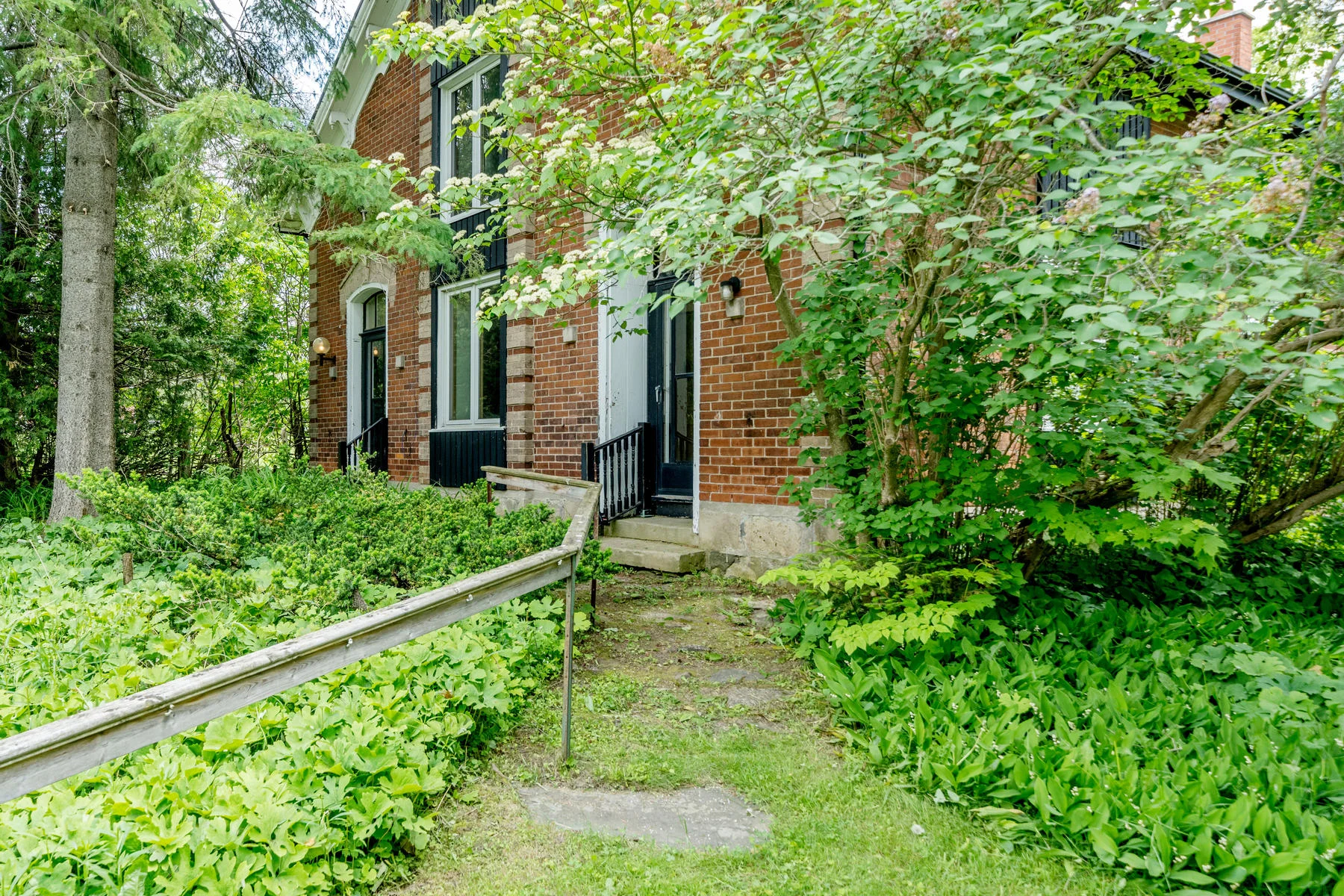 9069 Erin Garafraxa Townline-005-005-Exterior-MLS_Size.jpg