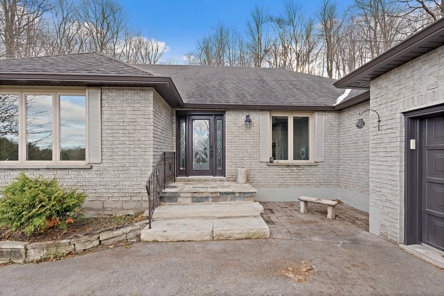 16 Patrick Dr Erin ON N0B 1T0-large-004-003-Front PorchEntrance-1499x1000-72dpi.jpg