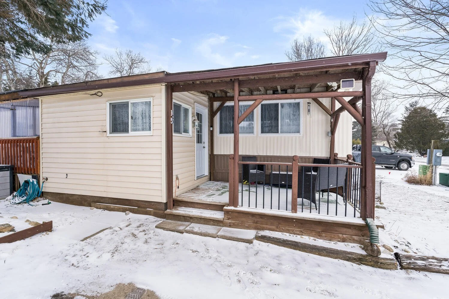 15 Heather Ave Erin ON N0B 1T0-large-005-018-Front PorchEntrance-1498x1000-72dpi.jpg