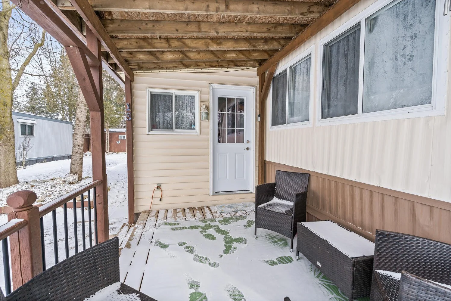 15 Heather Ave Erin ON N0B 1T0-large-006-013-Front PorchEntrance-1498x1000-72dpi.jpg