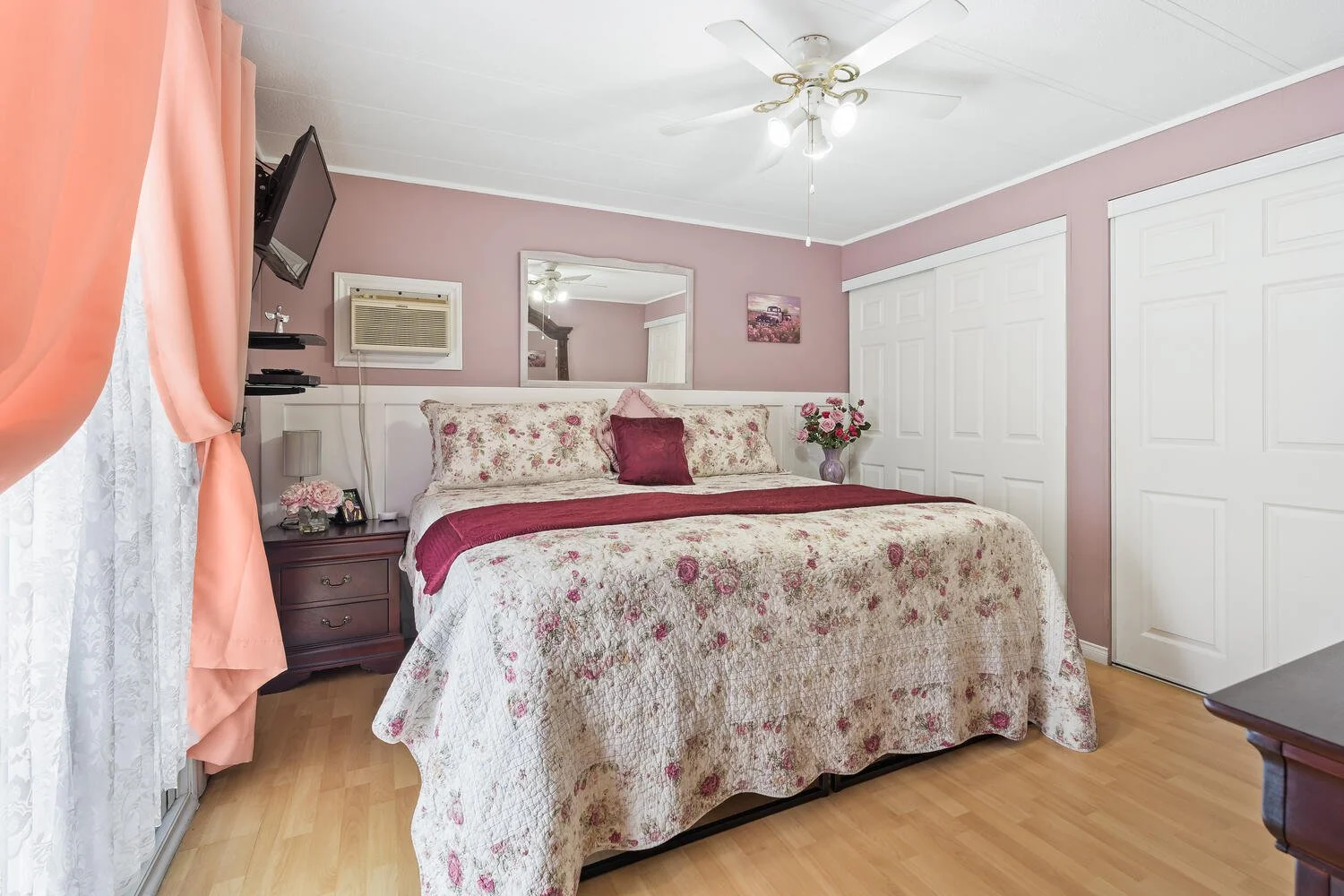 15 Heather Ave Erin ON N0B 1T0-large-021-002-Primary Bedroom-1500x1000-72dpi.jpg