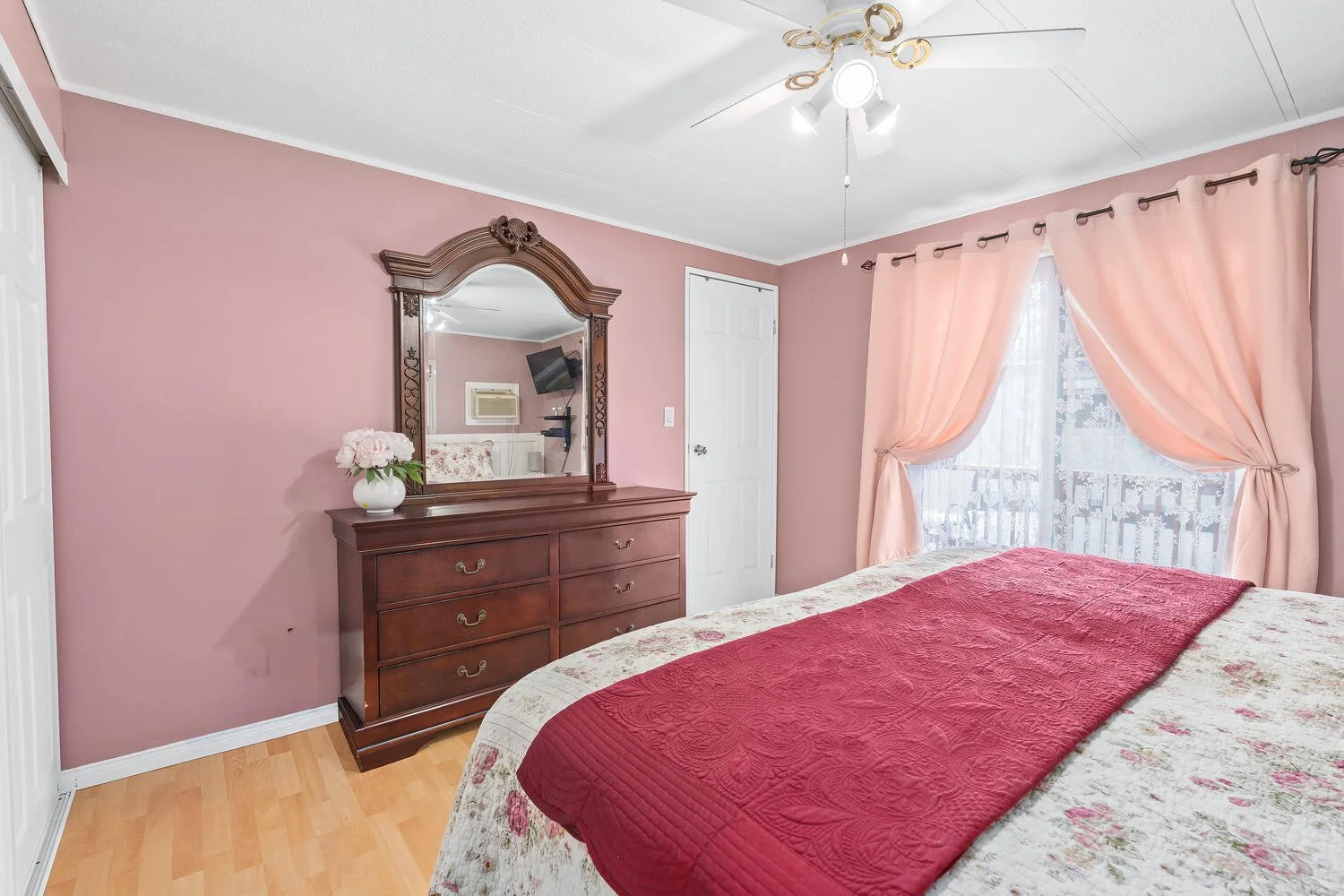 15 Heather Ave Erin ON N0B 1T0-large-023-007-Primary Bedroom-1500x1000-72dpi.jpg