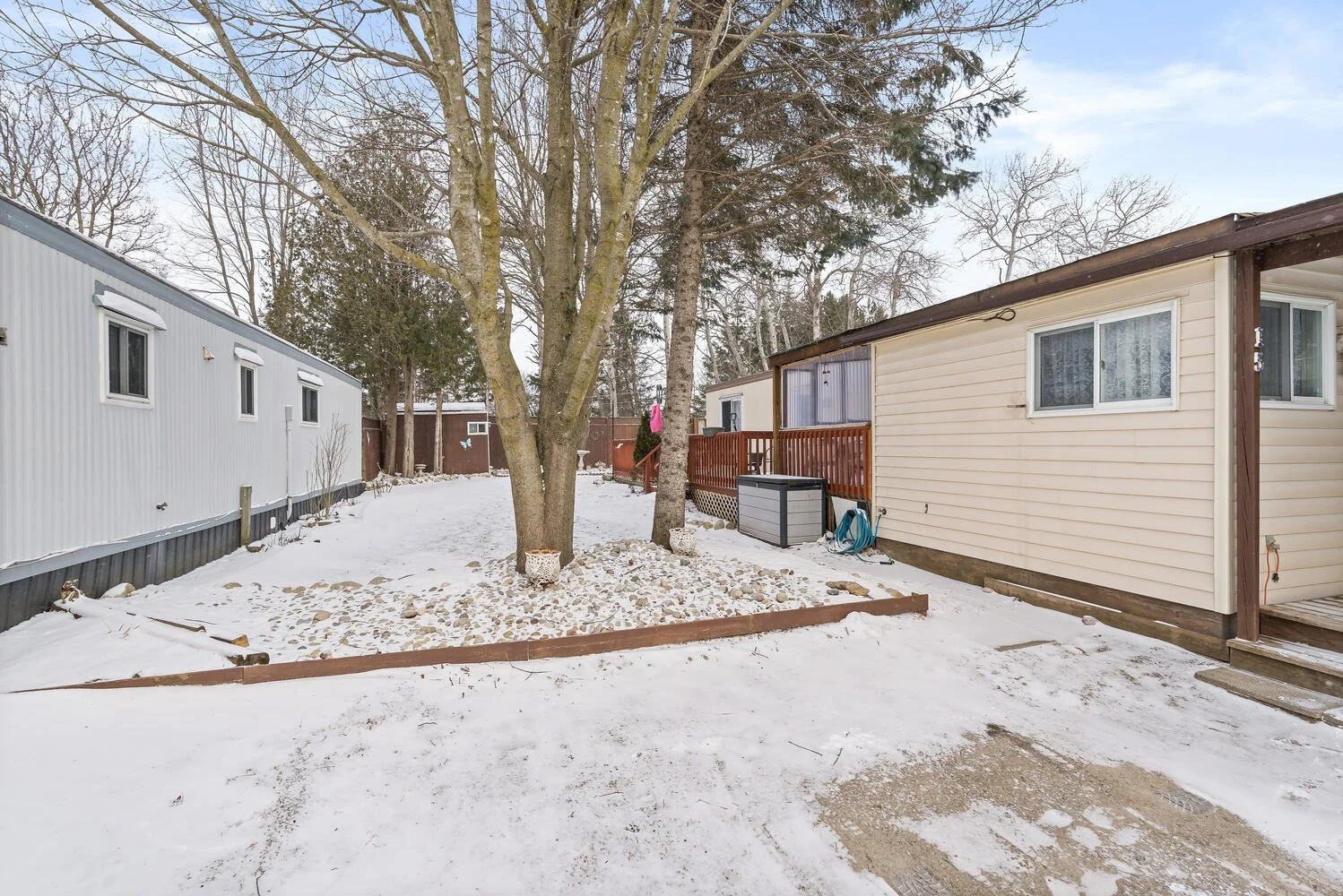 15 Heather Ave Erin ON N0B 1T0-large-027-009-Backyard-1498x1000-72dpi.jpg